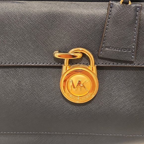 Micheal Kors Navy Tote Bag - Picture 3 of 7